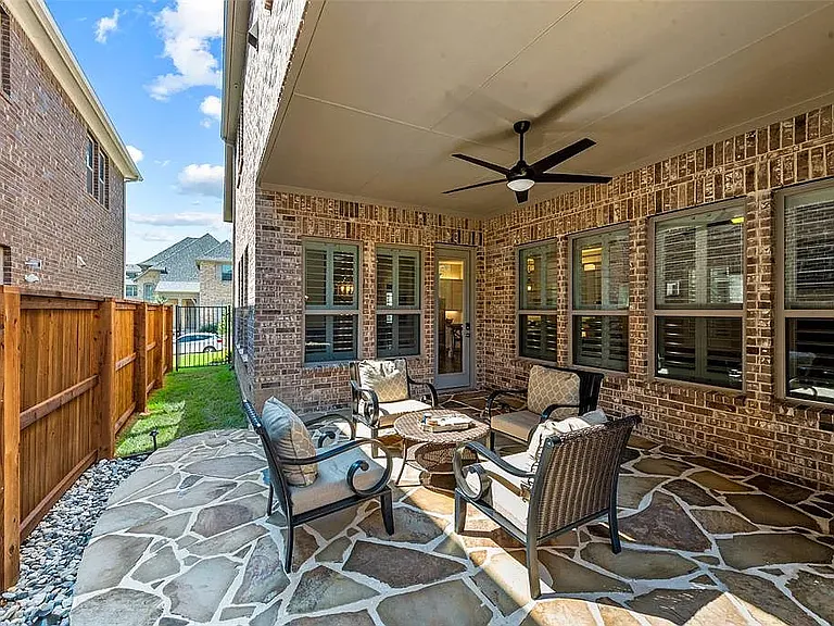 1266 Ocean Breeze Dr — Photo 23