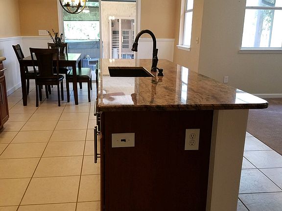 5th image of 160 Camden Cay Dr