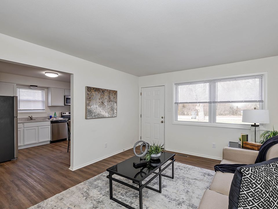 1st image of 2215 Fairfax Rd #2215