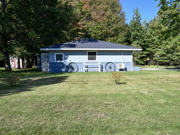 1101 Wadsworth St, East Tawas, MI 48730