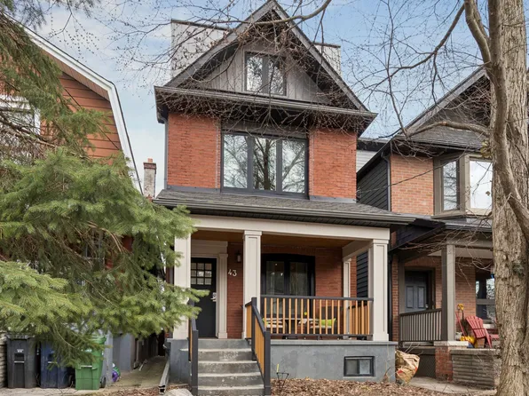 43 Chester Ave, Toronto, ON M4K 2Z8