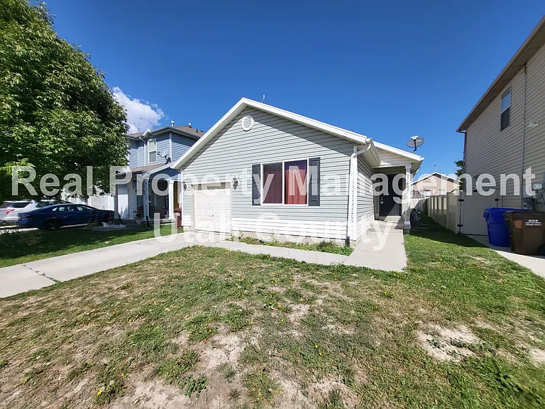 2169 E Summit Way — Photo 1