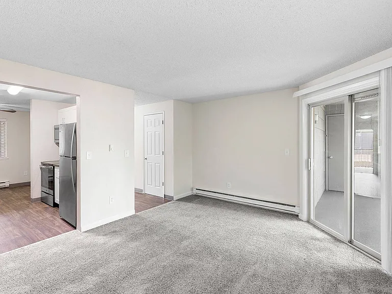 Meridian West Apartments — Photo 9