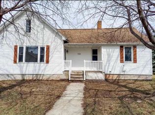 748 6th St, Menasha, WI 54952