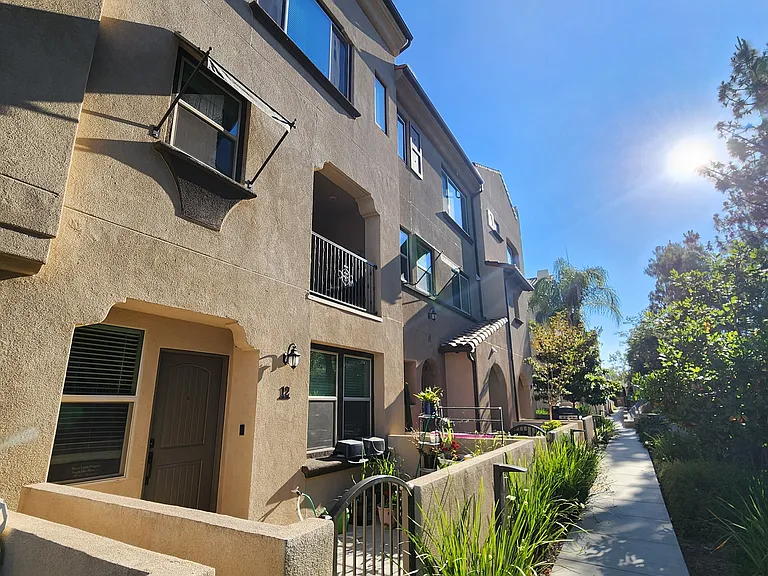1569 Castillo Way #12 — Photo 4