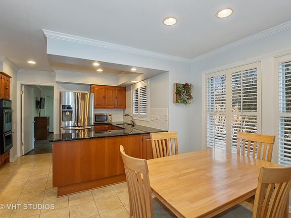 4th image of 815 Hill St