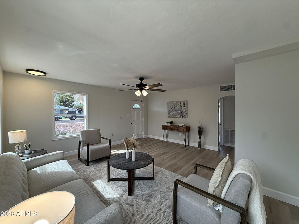 1st image of 2710 E AMELIA Avenue