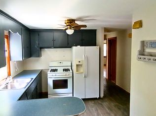 5 Fredette St, Springfield, MA 01109