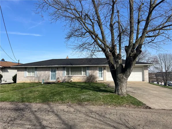 2537 7th St NE, Canton, OH 44704