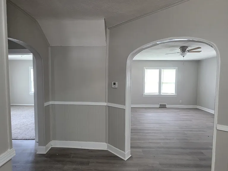 1504 N Summit Ave #1 — Photo 4