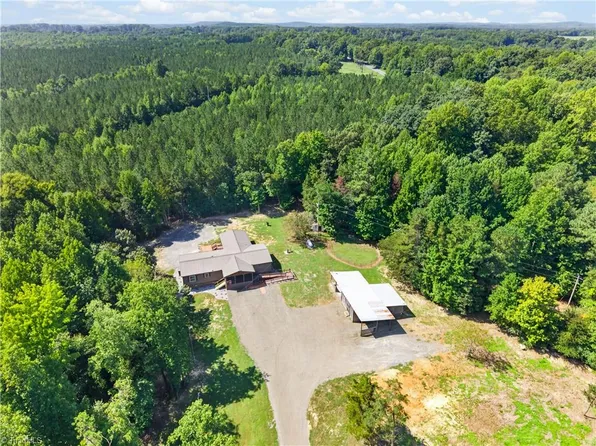 3372 Kemp Mill Rd, Asheboro, NC 27205
