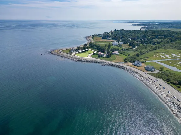 33 Willow Avenue, North Hampton, NH 03862