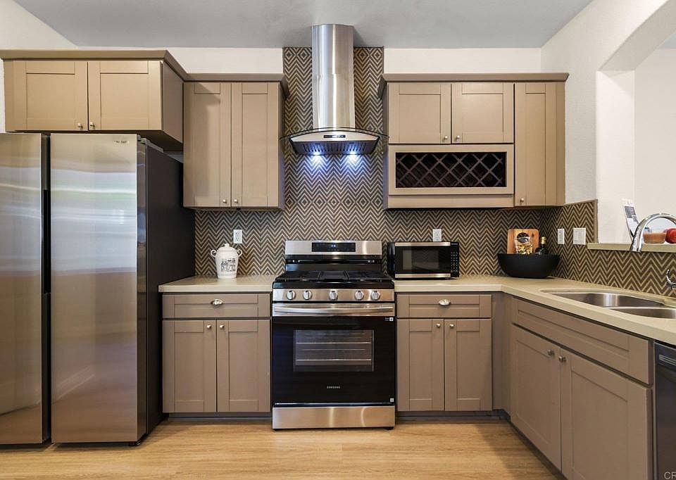 1st image of 6303 Avenida De Las Vistas Unit 3