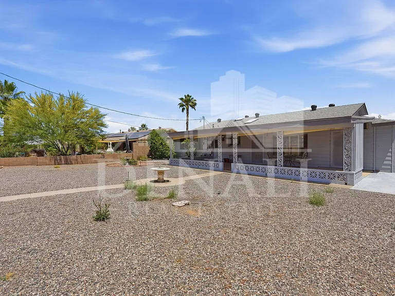 10747 W Hope Dr — Photo 25