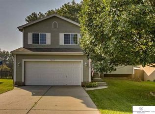 7627 Bondesson St, Omaha, NE 68122