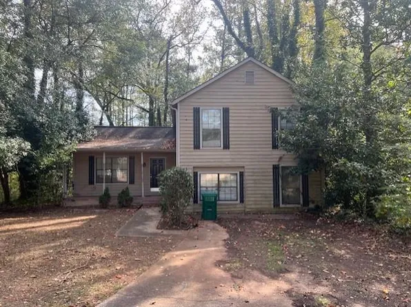 1027 Mainstreet Lake Dr, Stone Mountain, GA 30088