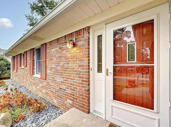 4431 E Cambridge Ct