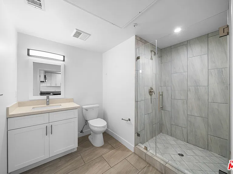 5612 Lexington Ave #204 — Photo 6