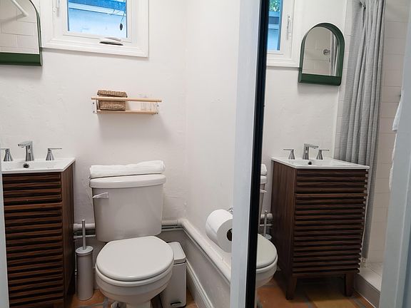 5th image of 429 NE 73rd St #C
