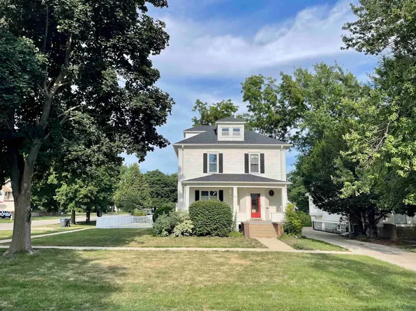329 Otsego St, Storm Lake, IA 50588
