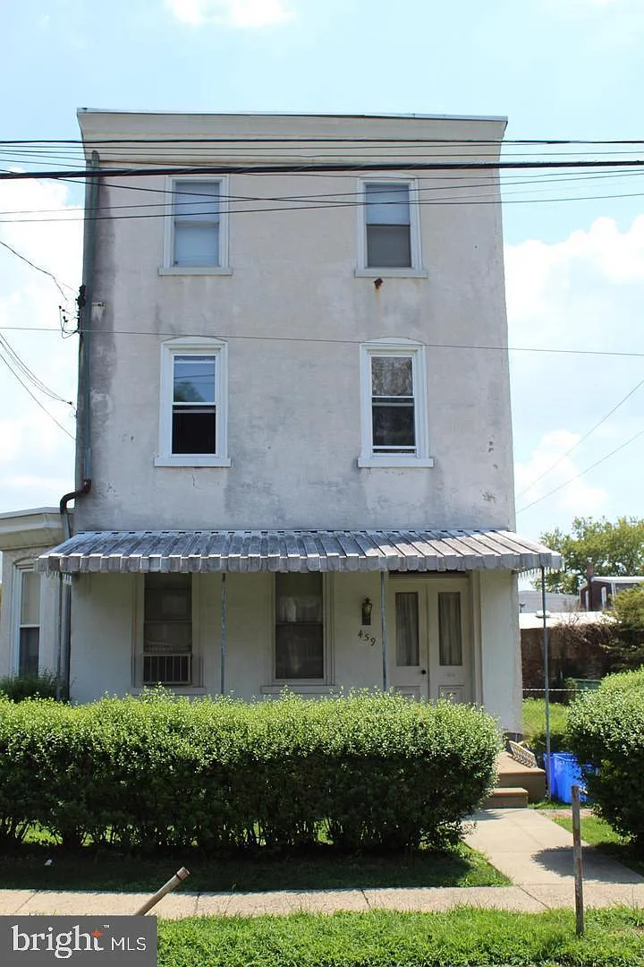 1 bed, 1.0 bath, 3816 sqft, $950 — Photo 1
