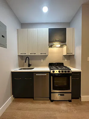 Rented by Peter R. Hungerford, LREB | media 27