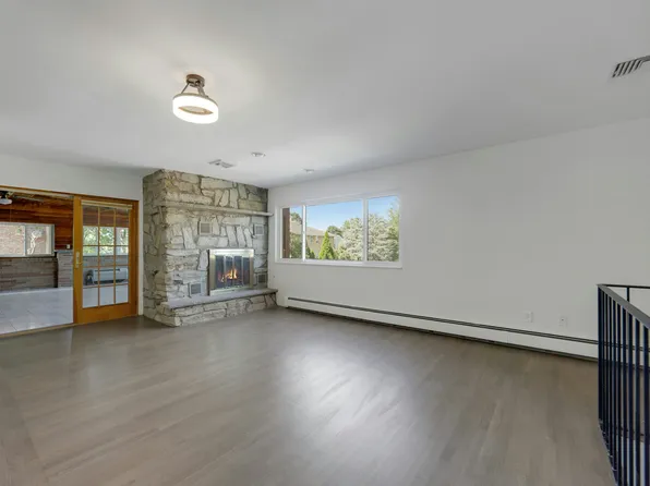 2413 Hammett Avenue image 19 of 46