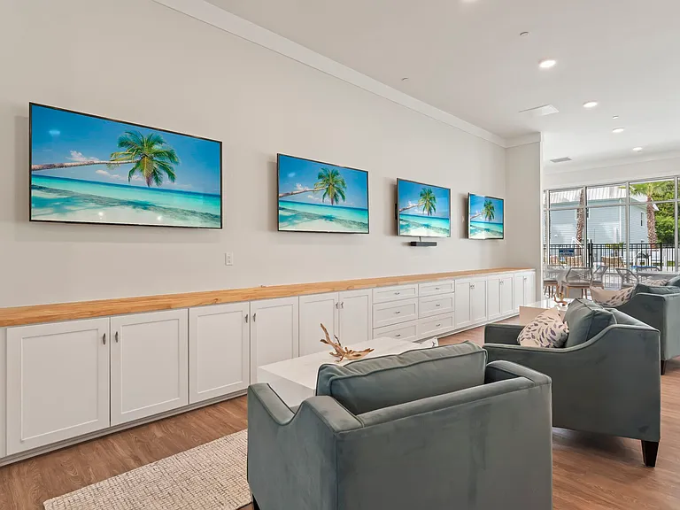 Surf Apartments — Photo 15