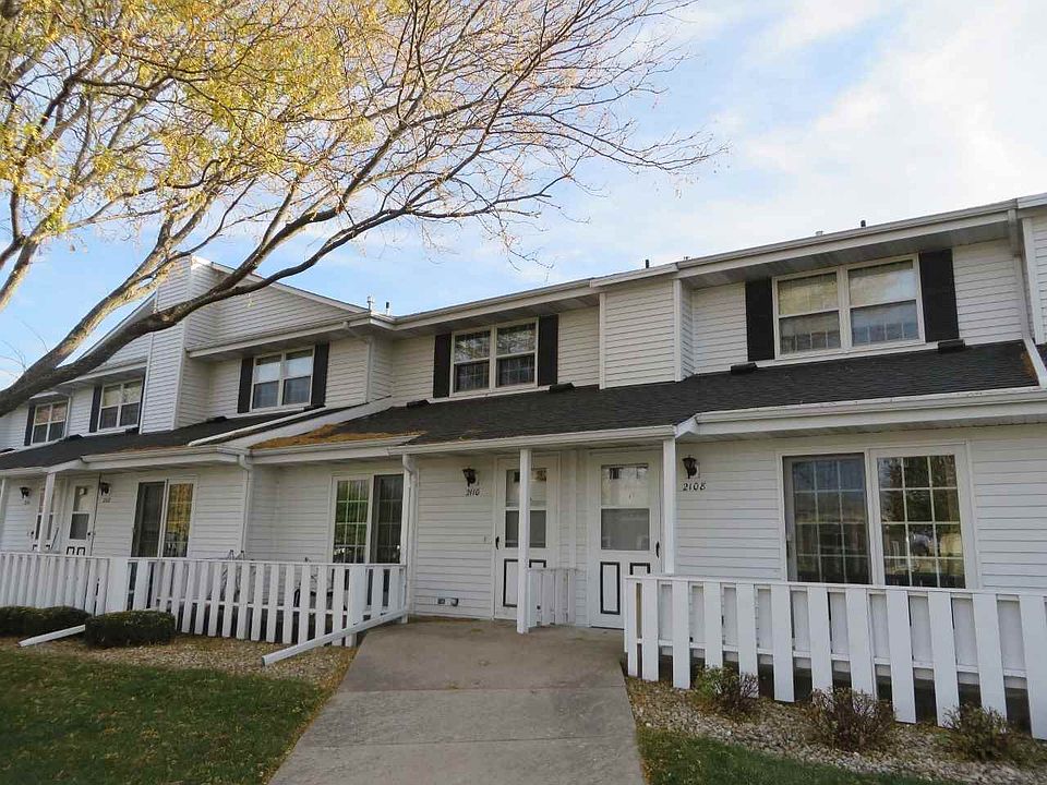 1st image of 2108 Holiday Dr #5