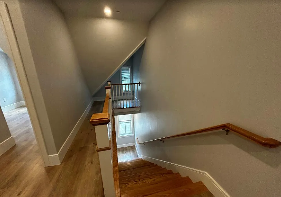 4 bed, 9999 sqft, $5,500 — Photo 3