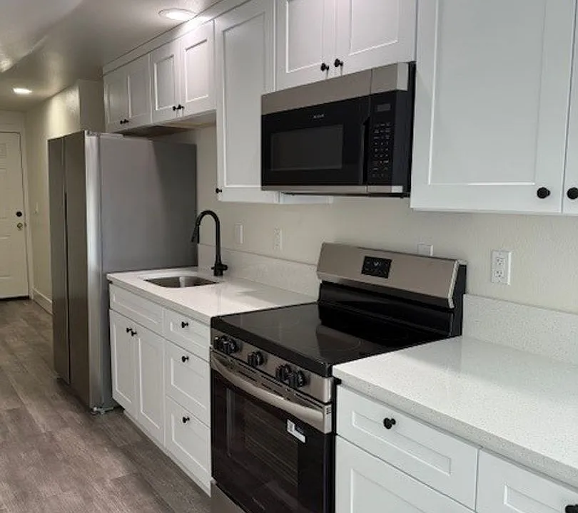 250-Edgewater 7-Plex