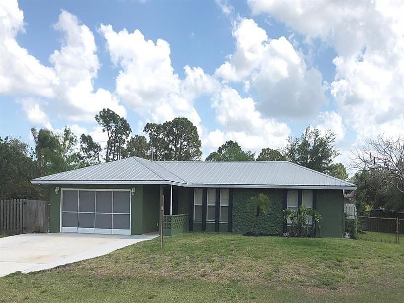 1st image of 712 NW Biscayne Dr