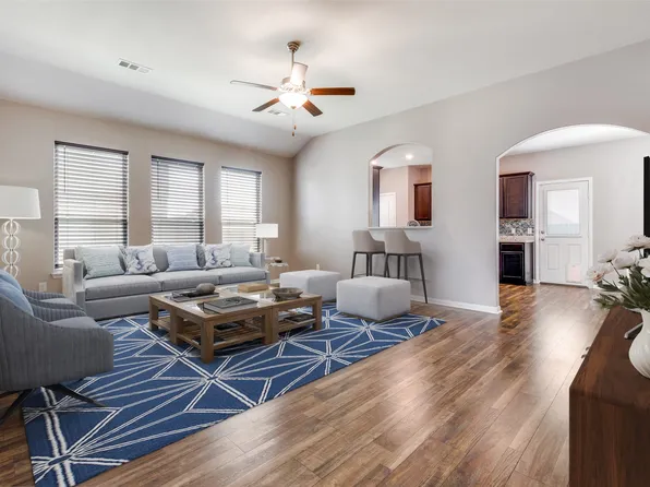 3015 Watercrest Dr, Sanger, TX 76266