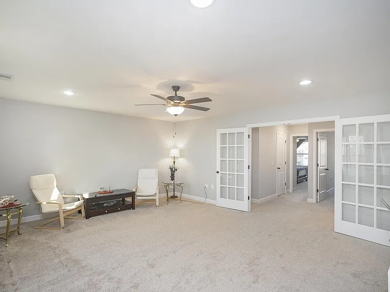 1003 Villa Cir — Photo 24