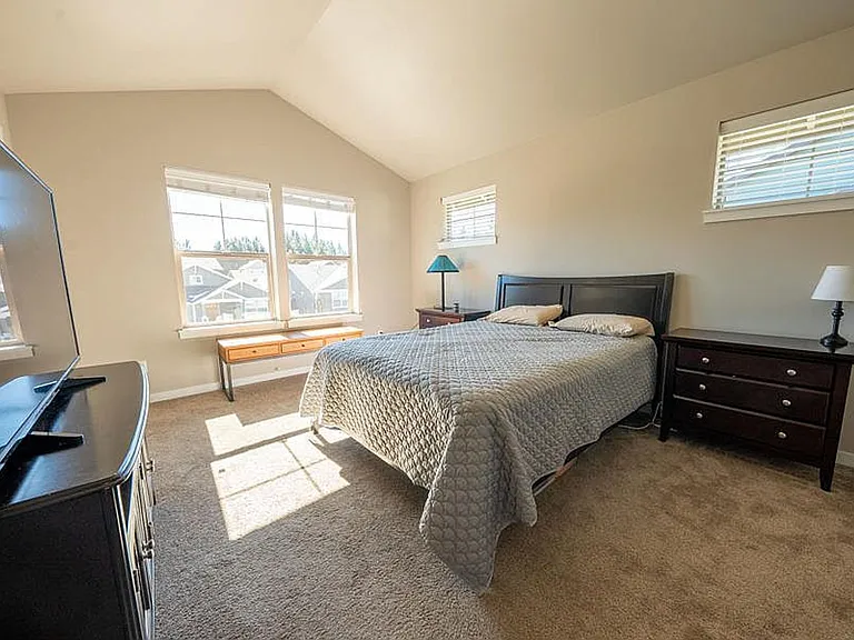 20774 SE Hollis Ln — Photo 3