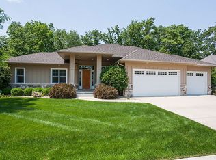 3007 Old Orchard Rd NE, Cedar Rapids, IA 52402