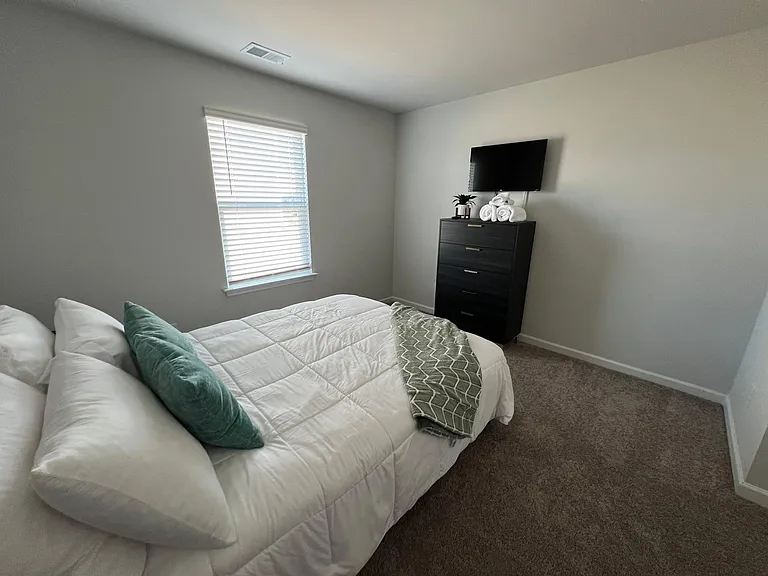 8183 E Highcroft Dr NE — Photo 6