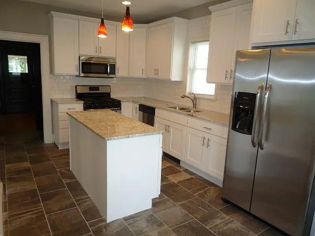 2739 Emerson Ave S — Photo 4