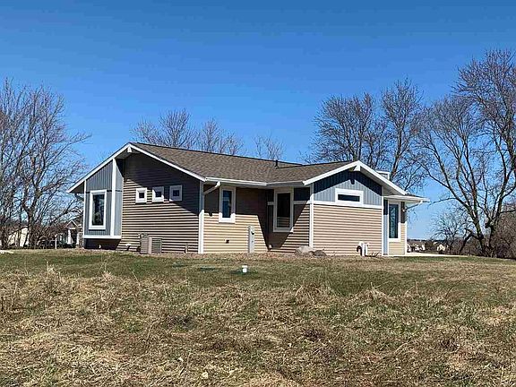3rd image of 3693 Emerald Crown Pkwy
