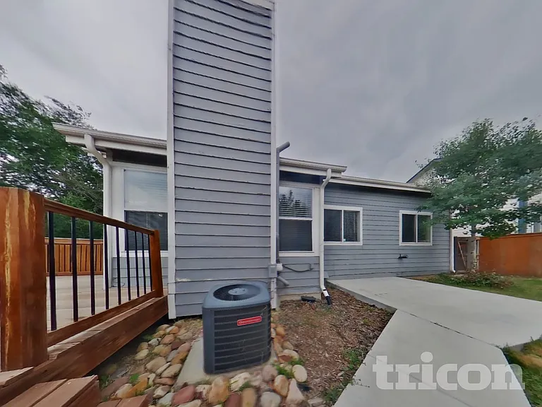 995 Cobblestone Dr — Photo 15