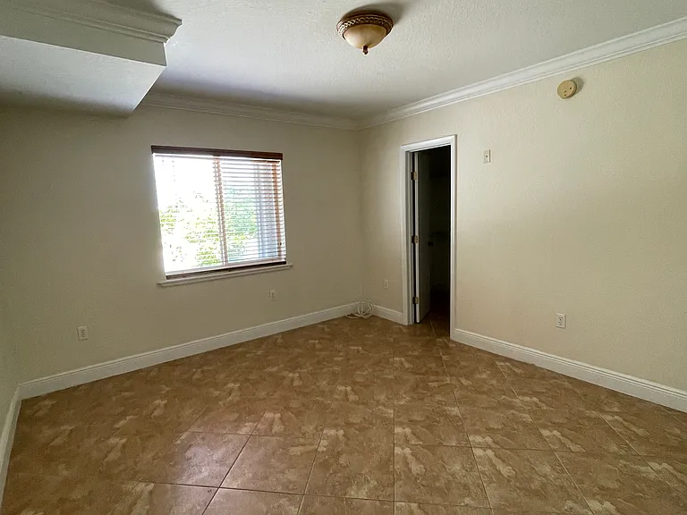 156 Marina Ave — Photo 23