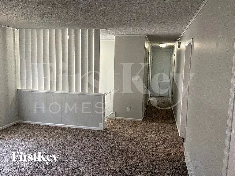 15403 E 43rd Ter S — Photo 5