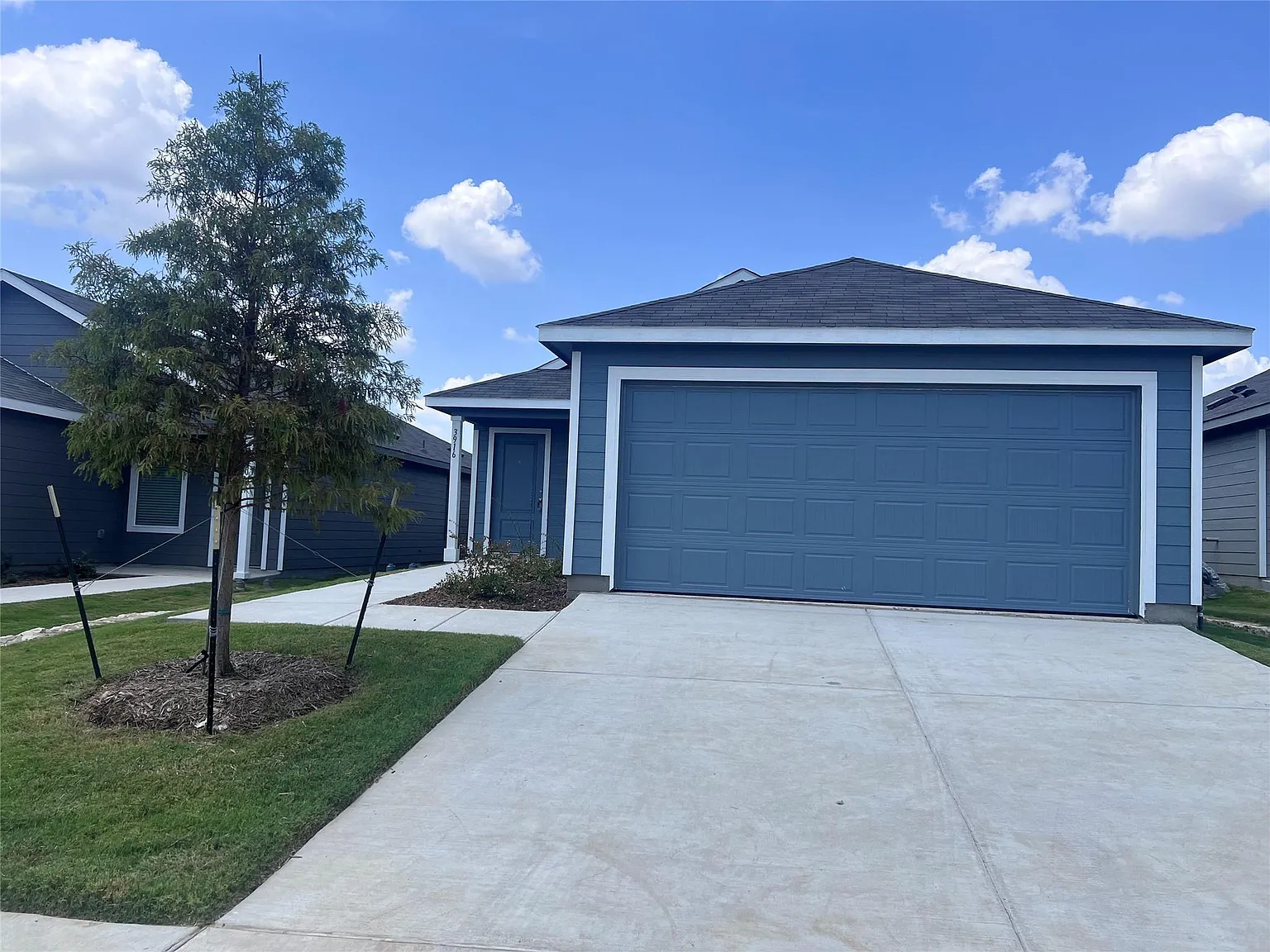 3 bed, 1411 sqft, $1,695 — Photo 1