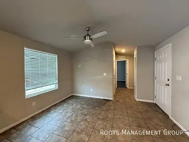 1st image of 5344 S Park Ave Unit 5