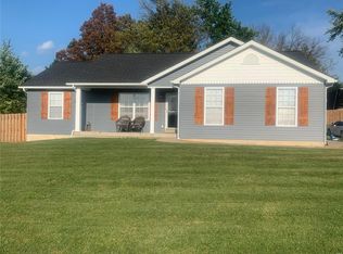 6 Maple Dr, Warrenton, MO 63383