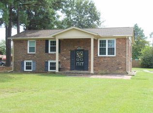 913 W Queen St, Edenton, NC 27932