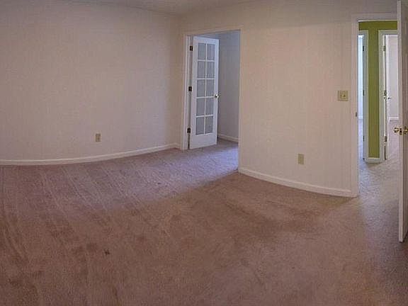 2nd image of 2180 Country Oaks Dr