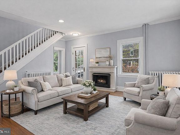 3rd image of 637 Deepdene Rd
