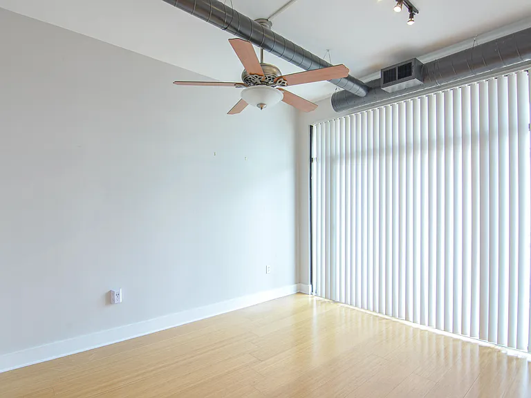 535 S Upper St #402 — Photo 9