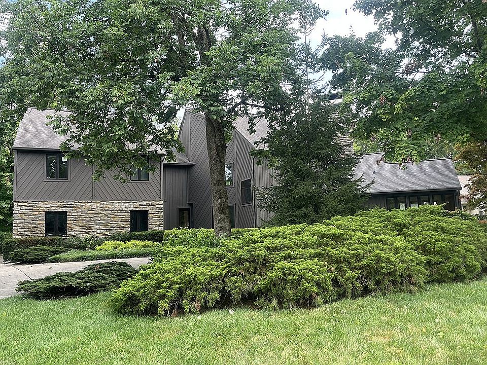 Front view from lawn/street.